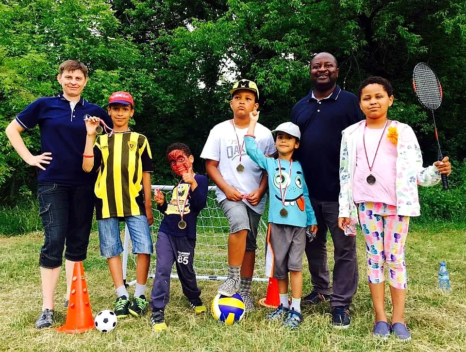 Children and volunteers with the foundation